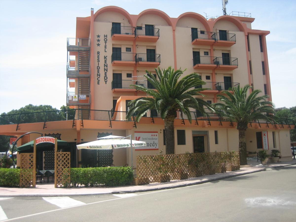 Hotel Kennedy Metaponto Bagian luar foto